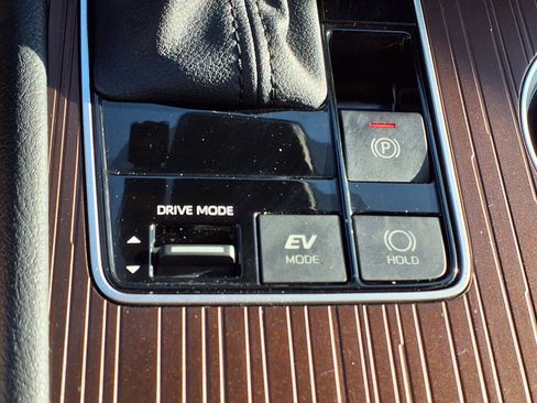 Used 2024 Toyota Sienna XLE image 11