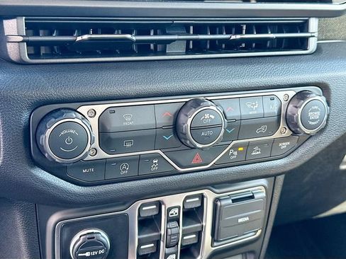 New 2026 Jeep Gladiator Willys AWD/4WD image 11