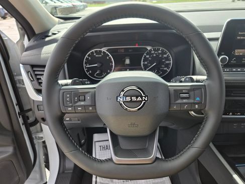 New 2026 Nissan Rogue Platinum w/ Tech Package AWD/4WD image 11