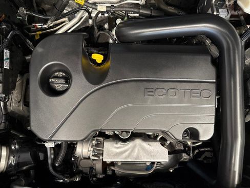 Used 2024 GMC Terrain SLE w/ Driver Convenience Package image 31