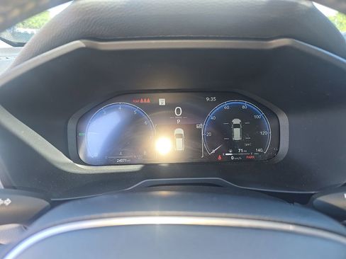 Used 2025 Toyota RAV4 Limited FWD image 15