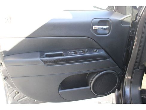 Used 2016 Jeep Patriot High Altitude image 5