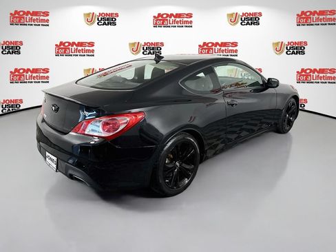 Used 2011 Hyundai Genesis 2.0T RWD image 12