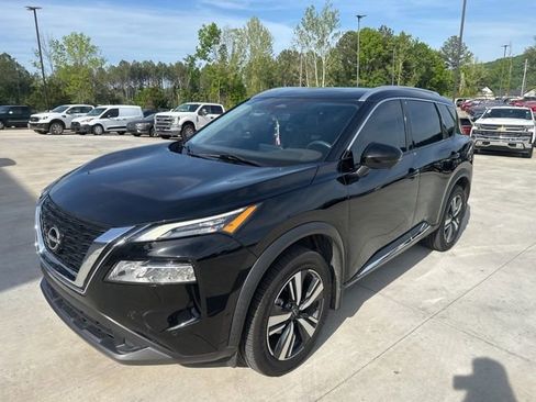 Used 2023 Nissan Rogue SL w/ SL Premium Package image 3