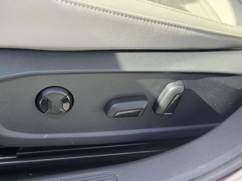 Certified 2023 Volkswagen Jetta SE w/ Panoramic Sunroof Package FWD image 22