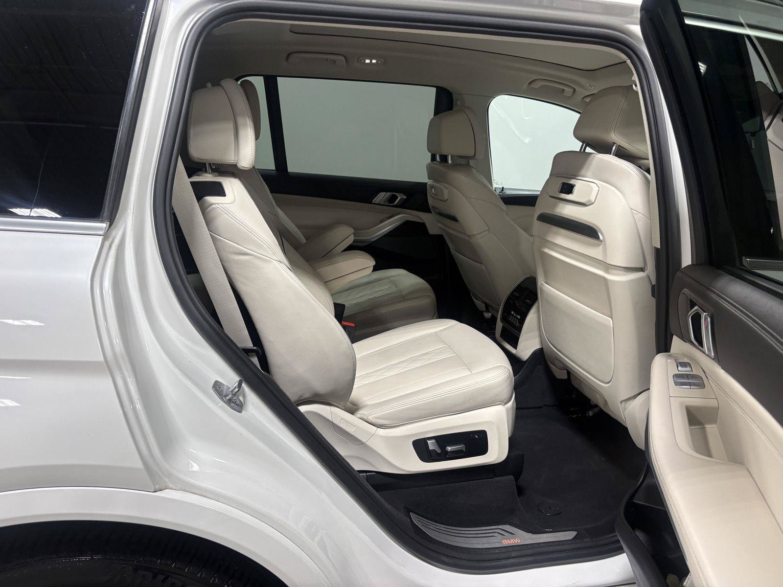 Used 2024 BMW X7 xDrive40i w/ Executive Package AWD/4WD image 11