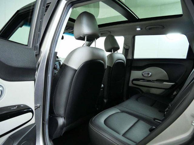 Used 2017 Kia Soul + w/ Primo Package FWD image 21