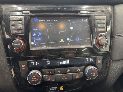 Used 2017 Nissan Rogue SL w/ SL Premium Package image 9