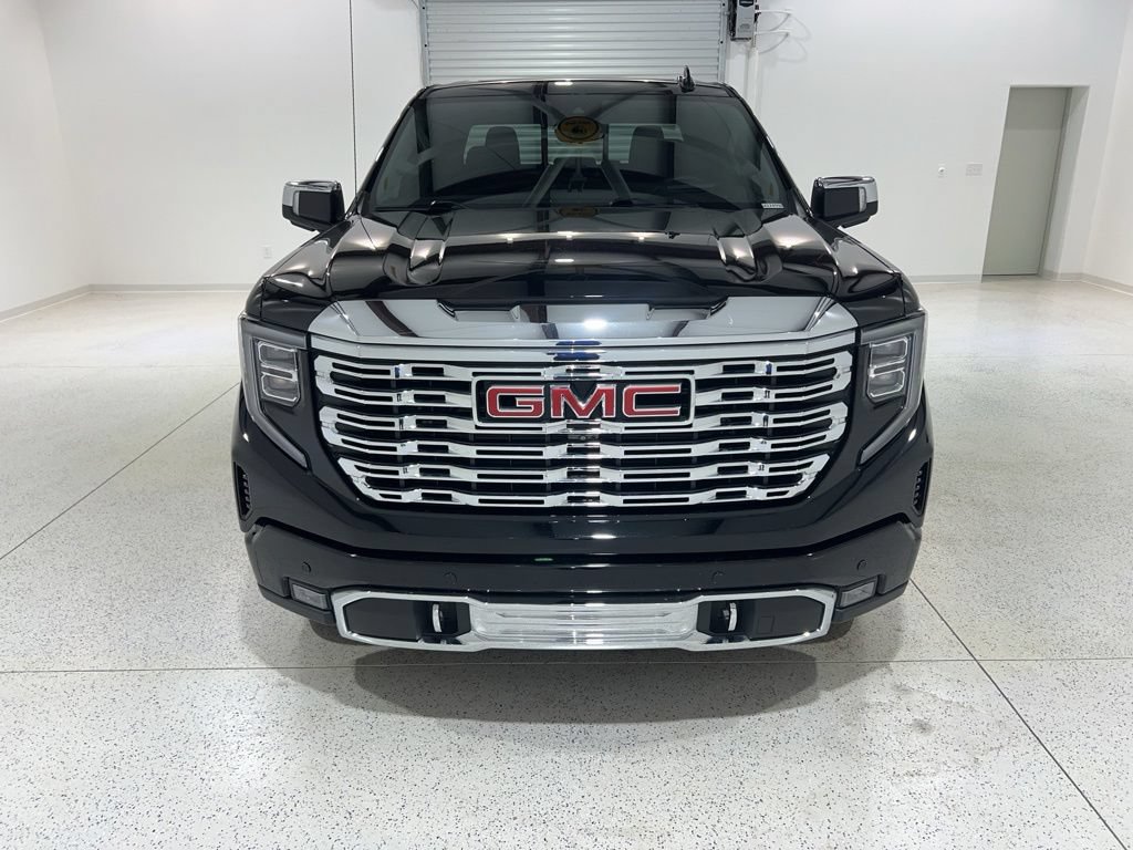 Used 2023 GMC Sierra 1500 Denali w/ Denali Reserve Package AWD/4WD image 8