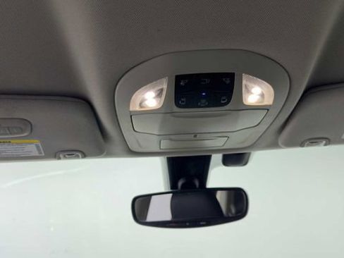 Used 2019 Chrysler Pacifica Touring-L Plus w/ Tire & Wheel Group image 19