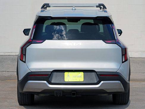Used 2024 Kia EV9 Wind AWD/4WD image 51
