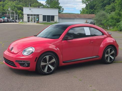 Used 2013 Volkswagen Beetle Turbo FWD image 2