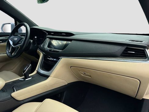 Used 2019 Cadillac XT5 FWD image 30