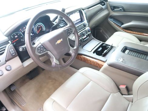 Used 2017 Chevrolet Suburban Premier AWD/4WD image 25