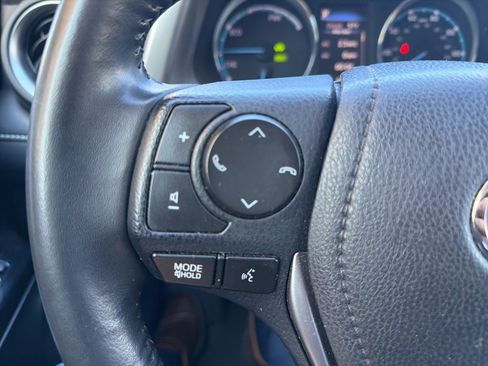 Used 2018 Toyota RAV4 Limited image 19