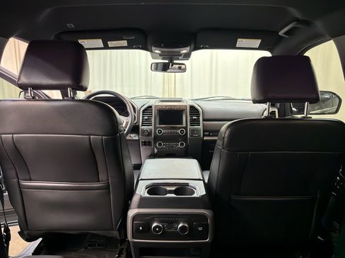 Used 2021 Ford Expedition Max XLT image 18