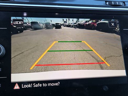 Used 2024 Volkswagen Tiguan SE image 29