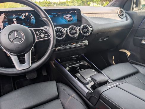 Used 2023 Mercedes-Benz GLA 250 4MATIC image 22