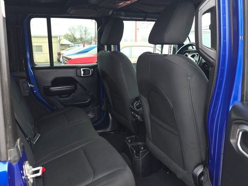 Used 2018 Jeep Wrangler Unlimited Sport S AWD/4WD image 17