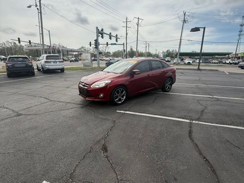 Used 2014 Ford Focus SE w/ Equipment Group 201A image 6