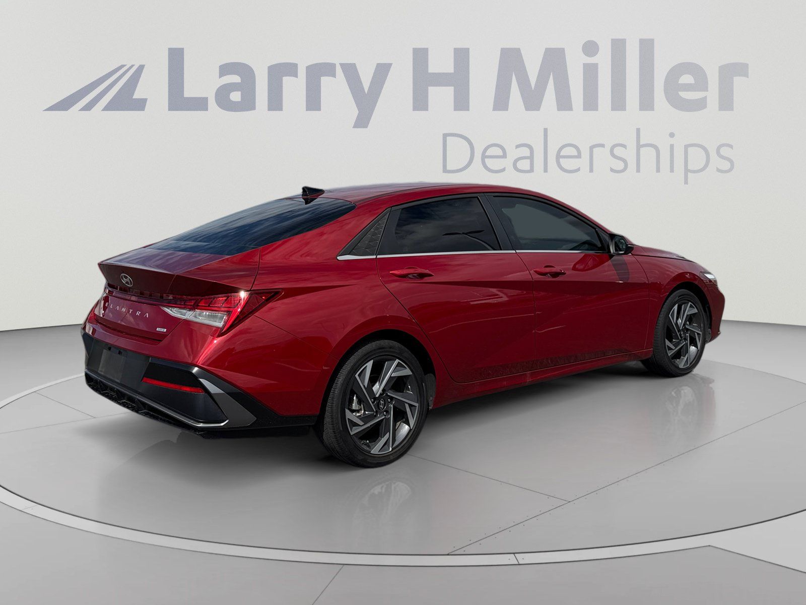 Used 2025 Hyundai Elantra Limited FWD image 5