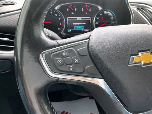 Used 2018 Chevrolet Malibu LT FWD image 11