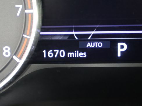 Used 2025 Nissan Rogue SV w/ SV Premium Package image 17