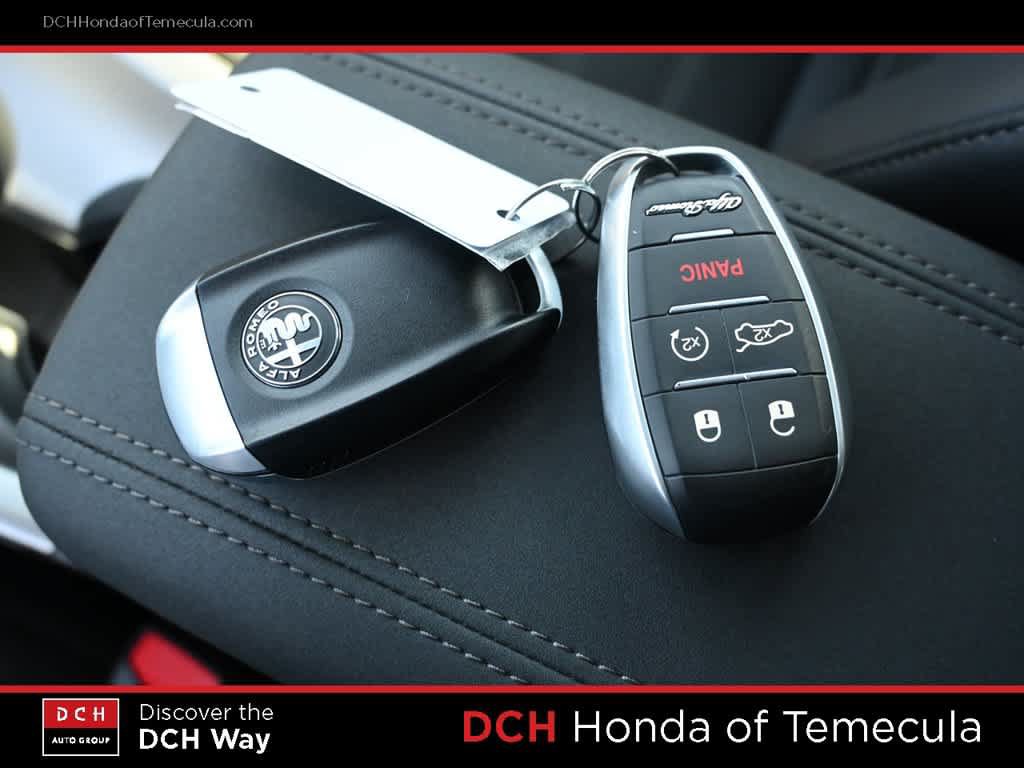 Used 2024 Alfa Romeo Tonale Veloce w/ Premium Interior Package AWD/4WD image 8