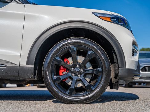 Certified 2024 Ford Explorer ST w/ Equipment Group 401A image 9