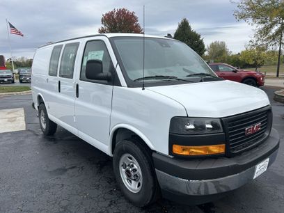 New 2025 GMC Savana 2500 Work Van w/ Driver Convenience Package