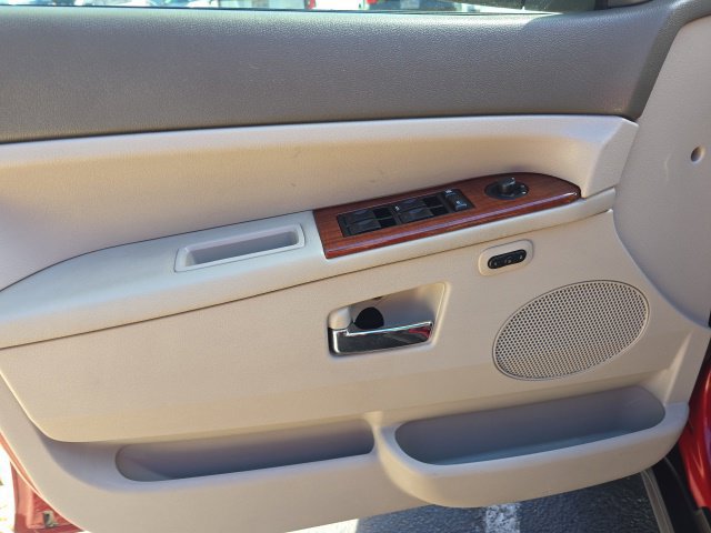 Used 2005 Jeep Grand Cherokee Limited AWD/4WD image 15