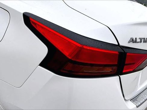 Certified 2023 Nissan Altima 2.5 SV FWD image 29