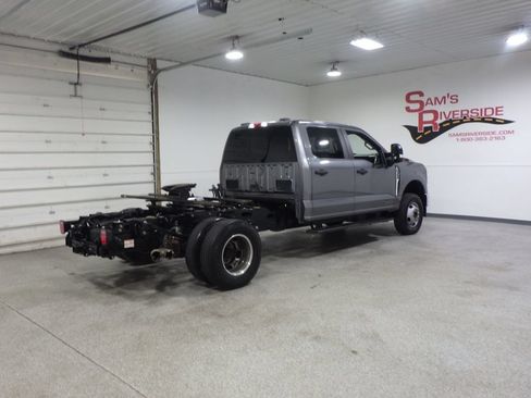 Used 2024 Ford F350 XL w/ 360-Degree Camera Package AWD/4WD image 4