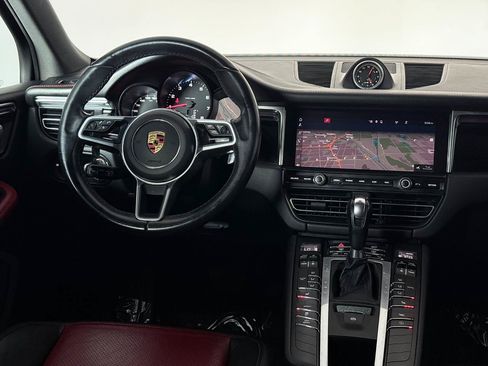 Used 2021 Porsche Macan w/ Premium Package AWD/4WD image 29