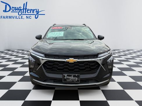 New 2026 Chevrolet Trax LT w/ Sunroof Package image 8