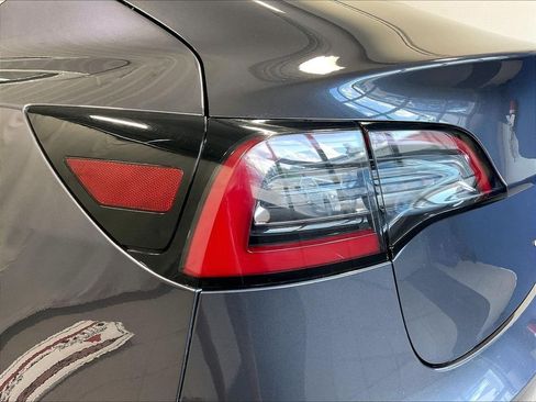 Used 2018 Tesla Model 3 Long Range AWD/4WD image 34