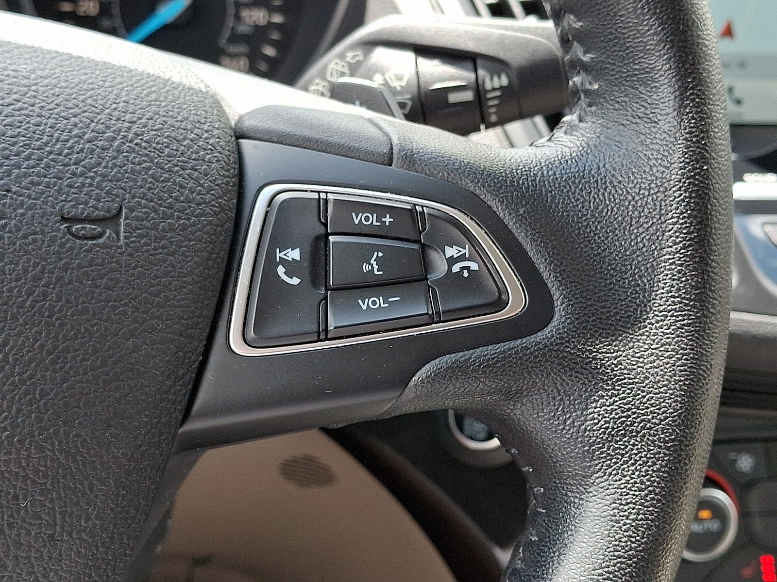 Used 2017 Ford Escape Titanium AWD/4WD image 23