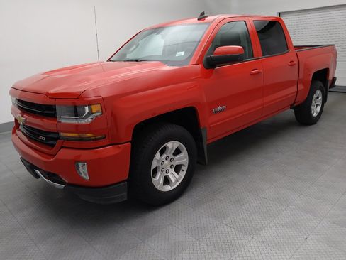 Used 2018 Chevrolet Silverado 1500 LT w/ Texas Edition AWD/4WD image 2
