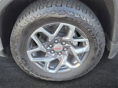 Used 2024 GMC Sierra 1500 SLT w/ SLT Premium Plus Package image 8