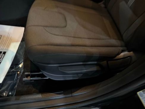 New 2025 Hyundai Elantra SE image 11