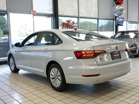 Used 2019 Volkswagen Jetta R-Line FWD image 4