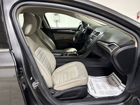 Used 2019 Ford Fusion S image 21