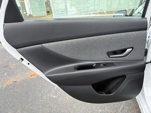 New 2026 Hyundai Elantra Limited image 21