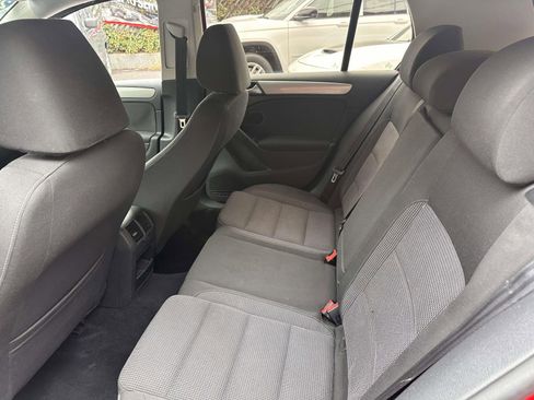Used 2012 Volkswagen Golf 4-Door FWD image 17