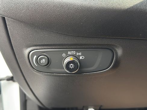 Used 2023 Chevrolet Equinox LT image 14