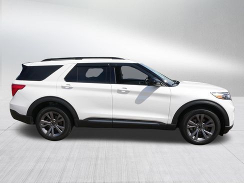 Certified 2023 Ford Explorer XLT w/ Equipment Group 202A AWD/4WD image 8
