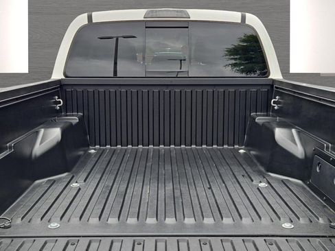 Used 2021 Toyota Tacoma SR5 RWD image 12