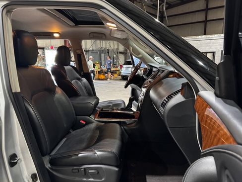 Used 2018 INFINITI QX80 4WD w/ Driver Assistance Package image 29