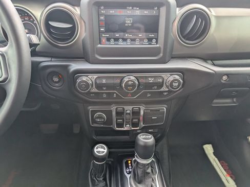 Used 2019 Jeep Wrangler Unlimited Sport S AWD/4WD image 19