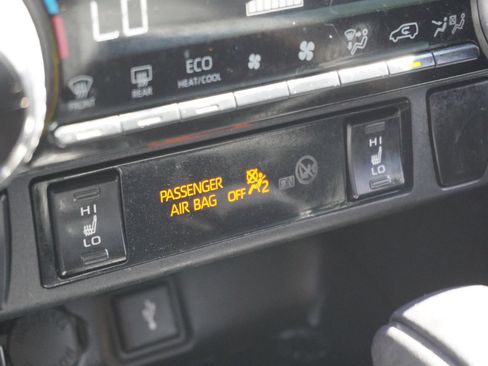 Used 2021 Toyota RAV4 XLE w/ XLE Grade Weather Package image 25